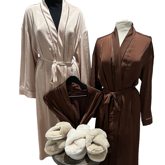 SHEIN Intimates & Sleepwear Robe And Slipper Bundle All Size Small